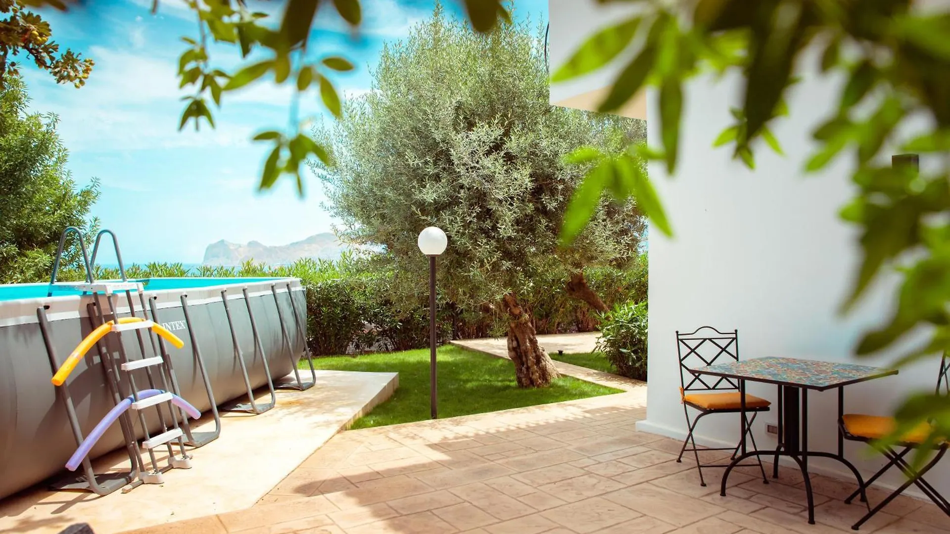 Villa Anna Messina Carini 0*,