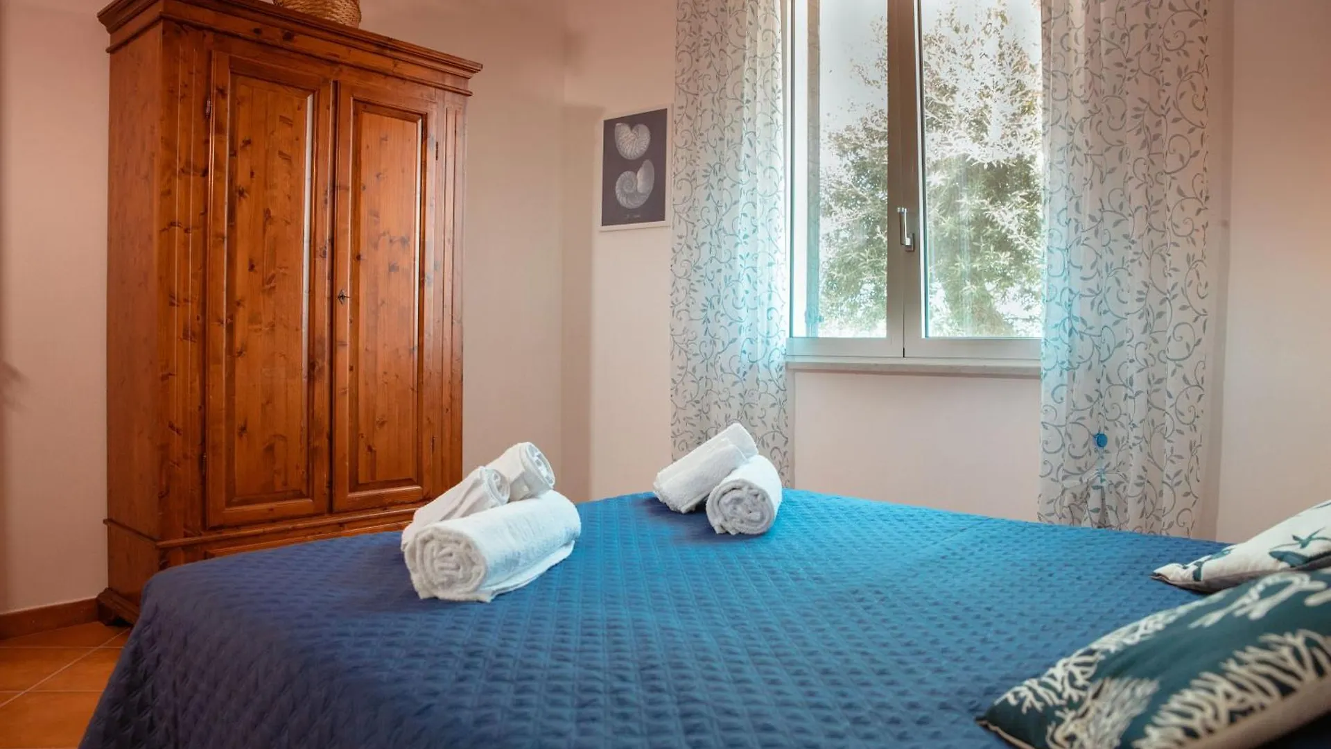 Villa Anna Messina Carini 0*,  Italy